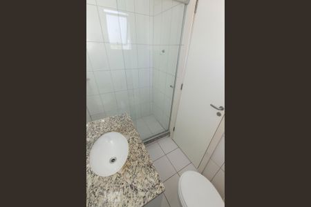 Banheiro da Suíte de apartamento à venda com 3 quartos, 90m² em Vila Ipiranga, Porto Alegre