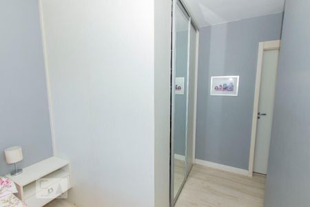 Closet da suíte de apartamento à venda com 3 quartos, 90m² em Vila Ipiranga, Porto Alegre