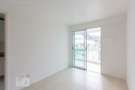 Sala 1 de apartamento para alugar com 2 quartos, 123m² em Freguesia, Rio de Janeiro