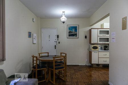 Sala de apartamento para alugar com 1 quarto, 50m² em José Menino, Santos