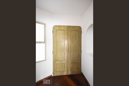 Pia do lavabo
Hall de entrada de apartamento à venda com 2 quartos, 106m² em Vila Suzana, São Paulo