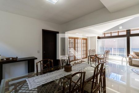 Sala de casa para alugar com 4 quartos, 450m² em Jardim Virgínia, Guarujá