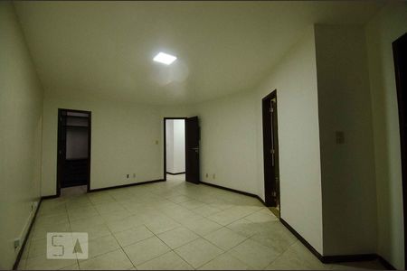 Quarto 1 de casa à venda com 3 quartos, 197m² em Jardim Guanabara, Rio de Janeiro