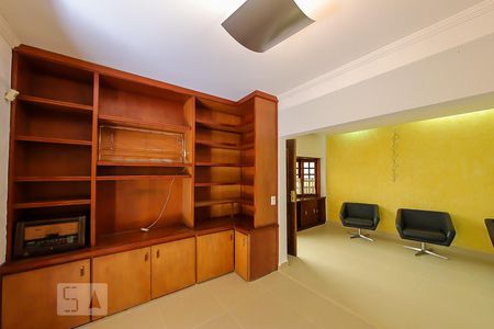 Sala de TV de casa à venda com 3 quartos, 279m² em Vila Rosália, Guarulhos