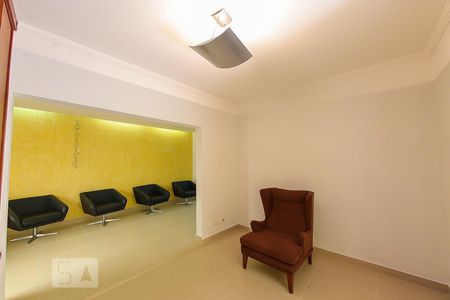 Sala de TV de casa à venda com 3 quartos, 279m² em Vila Rosália, Guarulhos