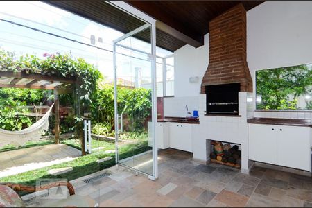 Casa à venda com 297m², 3 quartos e 8 vagas Casa à venda com 297m², 3 quartos e 8 vagasSalão de Festas - Churrasqueira