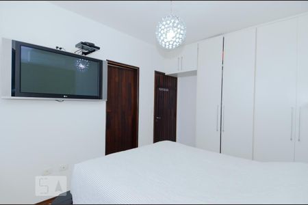 Casa à venda com 297m², 3 quartos e 8 vagas Casa à venda com 297m², 3 quartos e 8 vagasSuíte 2