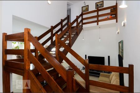 Escada da Sala de casa à venda com 3 quartos, 297m² em Vila Rosália, Guarulhos