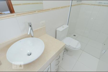 Casa à venda com 297m², 3 quartos e 8 vagas Casa à venda com 297m², 3 quartos e 8 vagasBanheiro da Suíte 3