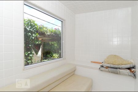 Casa à venda com 297m², 3 quartos e 8 vagas Casa à venda com 297m², 3 quartos e 8 vagasSauna