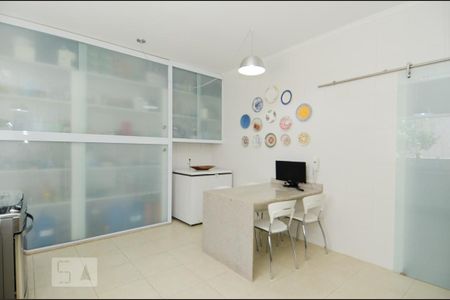 Casa à venda com 297m², 3 quartos e 8 vagas Casa à venda com 297m², 3 quartos e 8 vagasCozinha
