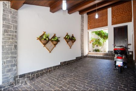 Casa à venda com 297m², 3 quartos e 8 vagas Casa à venda com 297m², 3 quartos e 8 vagasGaragem Coberta