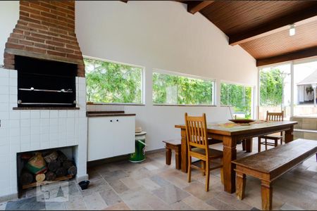 Casa à venda com 297m², 3 quartos e 8 vagas Casa à venda com 297m², 3 quartos e 8 vagasSalão de Festas - Churrasqueira