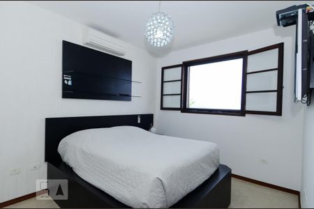 Casa à venda com 297m², 3 quartos e 8 vagas Casa à venda com 297m², 3 quartos e 8 vagasSuíte 2