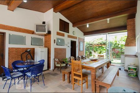 Casa à venda com 297m², 3 quartos e 8 vagas Casa à venda com 297m², 3 quartos e 8 vagasSalão de Festas