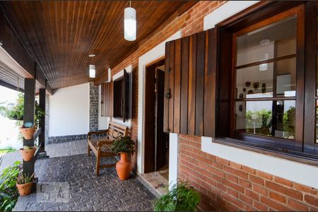 Casa à venda com 297m², 3 quartos e 8 vagas Casa à venda com 297m², 3 quartos e 8 vagasVaranda da Sala