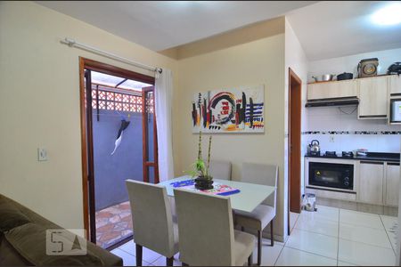Sala de casa à venda com 2 quartos, 78m² em Estância Velha, Canoas