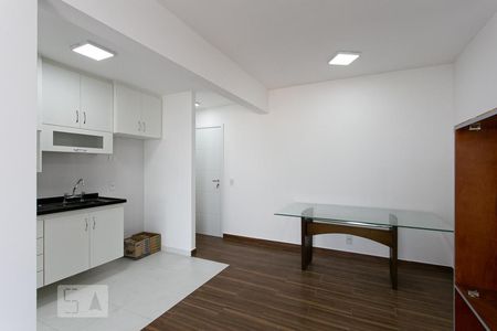 Sala de apartamento para alugar com 2 quartos, 69m² em Chácara Seis de Outubro, São Paulo