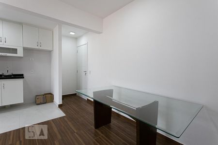 Sala de apartamento para alugar com 2 quartos, 69m² em Chácara Seis de Outubro, São Paulo