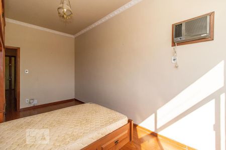 Quarto 1 de apartamento para alugar com 2 quartos, 70m² em Jardim Guanabara, Rio de Janeiro