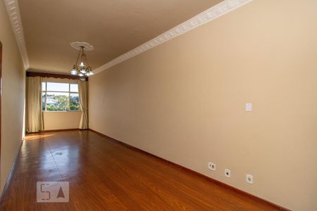 Sala de apartamento para alugar com 2 quartos, 70m² em Jardim Guanabara, Rio de Janeiro