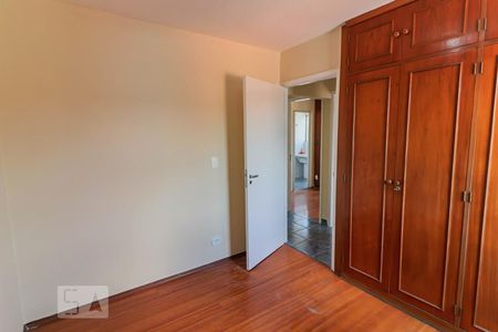 Quarto 1 de apartamento para alugar com 3 quartos, 64m² em Caxingui, São Paulo