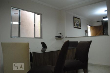 Sala de casa à venda com 4 quartos, 135m² em Vila União (zona Leste), São Paulo