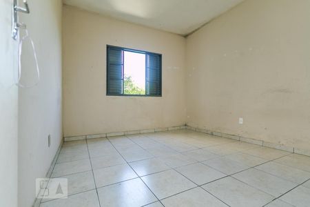 Quarto 1 de casa para alugar com 2 quartos, 65m² em Jardim Santa Teresa, Mogi das Cruzes