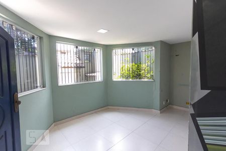 Sala de casa para alugar com 4 quartos, 280m² em Freguesia (jacarepaguá), Rio de Janeiro