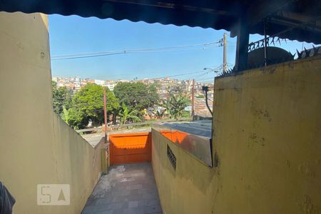 Vista da Sala de casa à venda com 2 quartos, 67m² em Parque Industrial das Oliveiras, Taboão da Serra