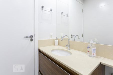 Banheiro 1 de apartamento à venda com 2 quartos, 56m² em Vila Osasco, Osasco