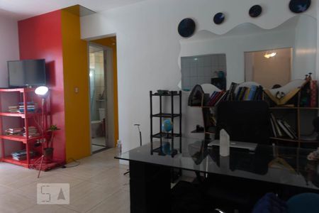 Sala de apartamento para alugar com 2 quartos, 57m² em Parque Rincão, Cotia