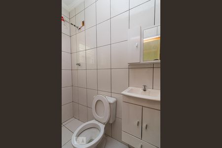 Banheiro de casa para alugar com 1 quarto, 75m² em Jardim Tietê, São Paulo