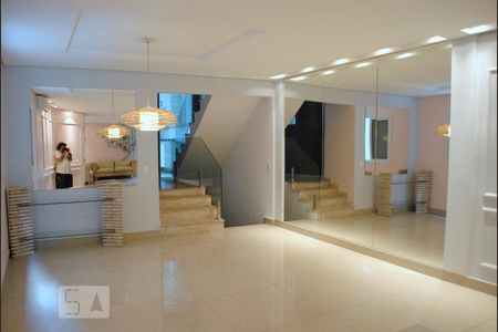 Sala de casa à venda com 4 quartos, 252m² em Sítio da Figueira, São Paulo