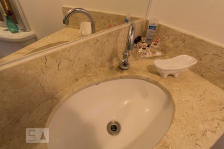 Lavabo de apartamento para alugar com 2 quartos, 68m² em Setor de Habitações Individuais Norte, Brasília