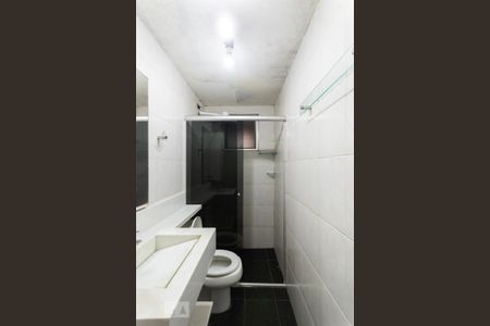 Banheiro de apartamento para alugar com 2 quartos, 52m² em Centro, Diadema