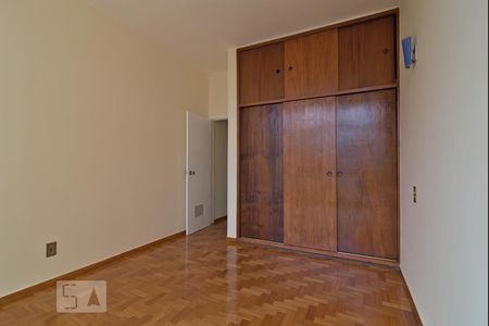 Quarto de apartamento para alugar com 1 quarto, 67m² em Funcionários, Belo Horizonte