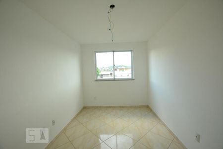 Quarto 1 de apartamento para alugar com 2 quartos, 51m² em Cordovil, Rio de Janeiro