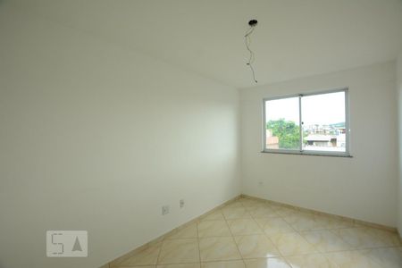 Quarto 1 de apartamento para alugar com 2 quartos, 51m² em Cordovil, Rio de Janeiro