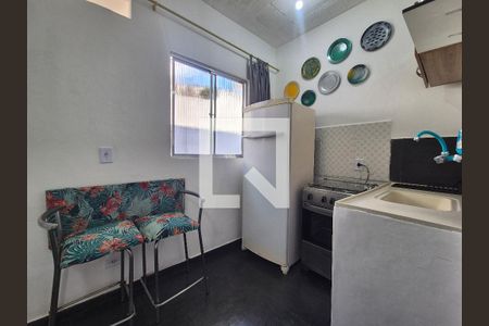 Cozinha de kitnet/studio para alugar com 1 quarto, 20m² em Recreio dos Bandeirantes, Rio de Janeiro
