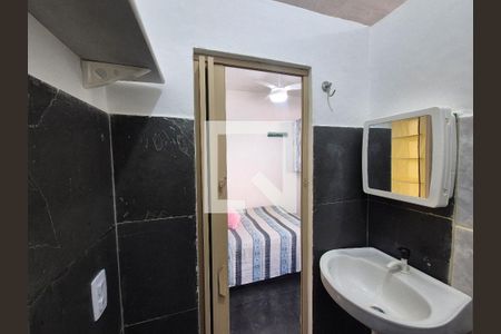 Banheiro de kitnet/studio para alugar com 1 quarto, 20m² em Recreio dos Bandeirantes, Rio de Janeiro