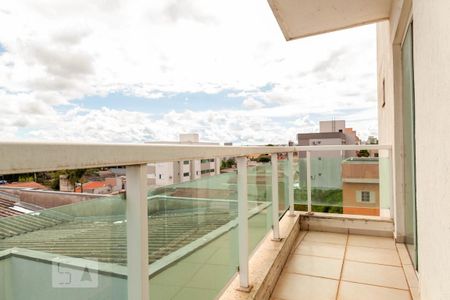 Varanda da Suíte de apartamento para alugar com 3 quartos, 174m² em Santa Mônica, Uberlândia