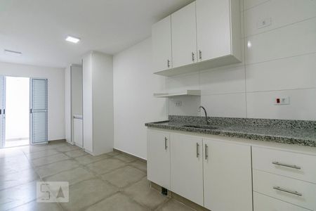 Cozinha / Dormitório de kitnet/studio para alugar com 1 quarto, 30m² em Vila Prudente, São Paulo