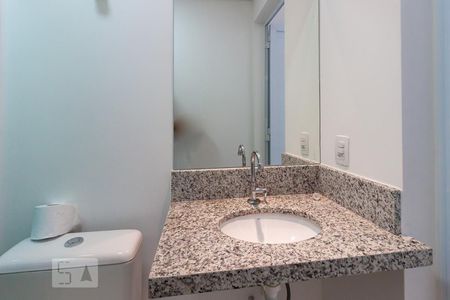 Banheiro de kitnet/studio para alugar com 1 quarto, 30m² em Jardim Ester Yolanda, São Paulo