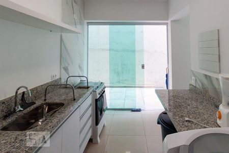 Cozinha e Área de Serviço de kitnet/studio para alugar com 1 quarto, 30m² em Jardim Ester Yolanda, São Paulo