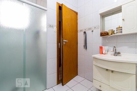 Banheiro de apartamento para alugar com 1 quarto, 63m² em Vila Guarani (zona Sul), São Paulo