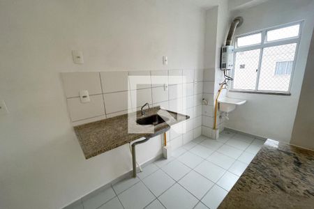 Cozinha de apartamento para alugar com 2 quartos, 44m² em Taquara, Duque de Caxias