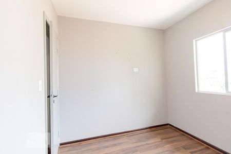 Quarto 1 de apartamento para alugar com 2 quartos, 50m² em Vila Izabel, Curitiba