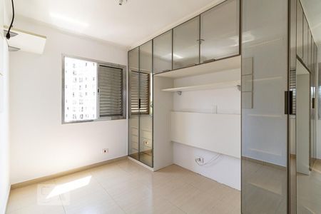 Quarto 1 de apartamento para alugar com 2 quartos, 52m² em Jardim Vergueiro (sacoma), São Paulo