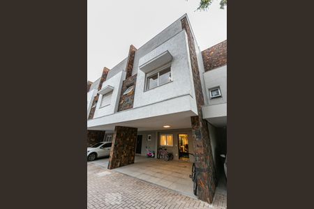 Casa de condomínio para alugar com 185m², 3 quartos e 2 vagas Casa de condomínio para alugar com 185m², 3 quartos e 2 vagasFachada